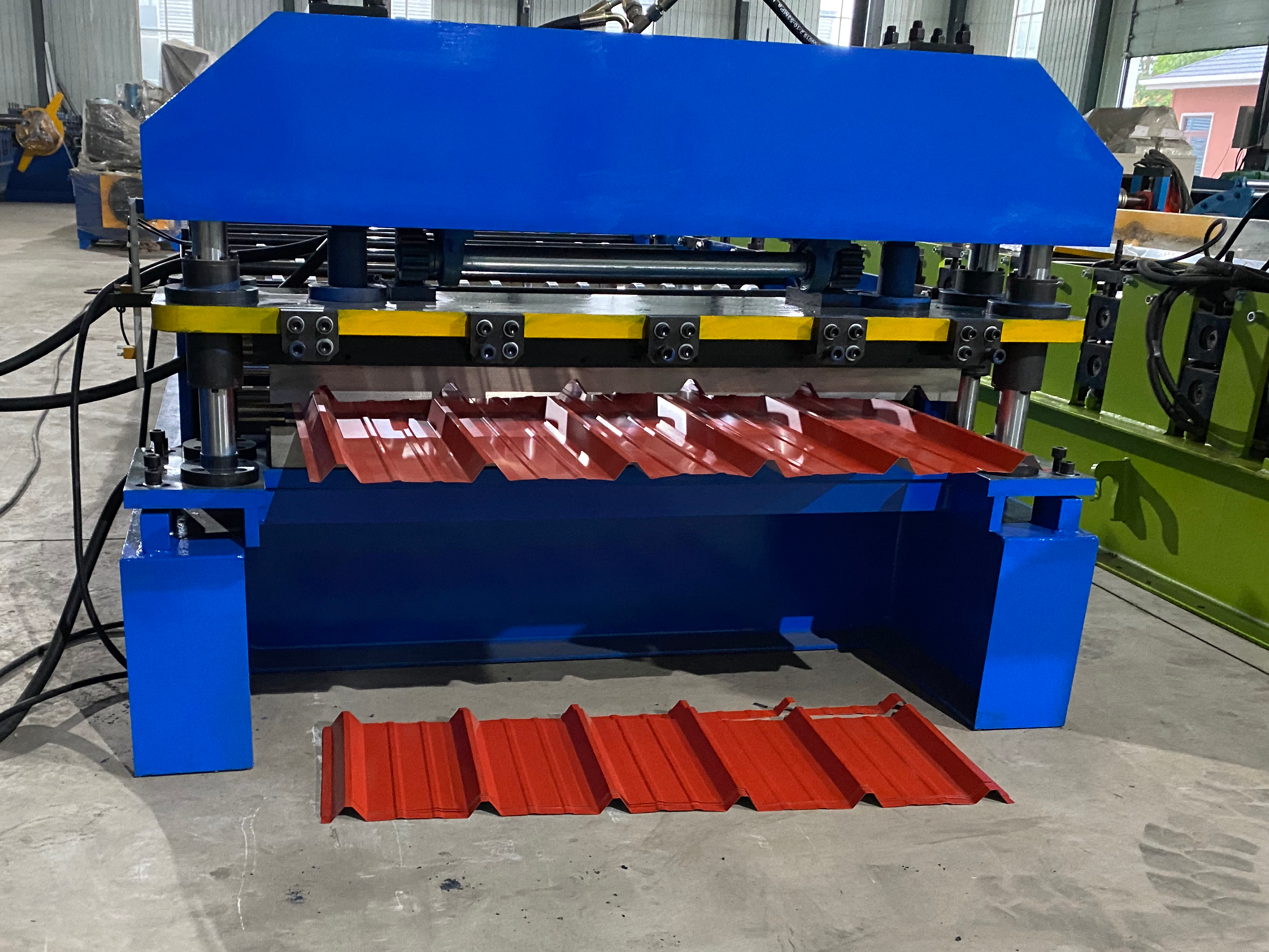 ROOF SHEET FORMING MACHINE